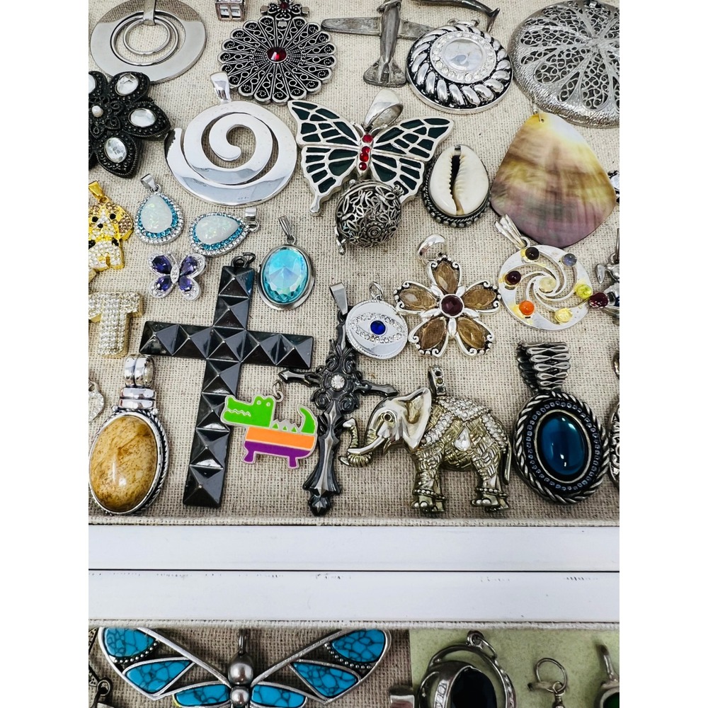 Vintage & Modern Gold & Silver Tone Assorted Necklace Pendant & Charm Lot of 80 - Picture 16 of 16